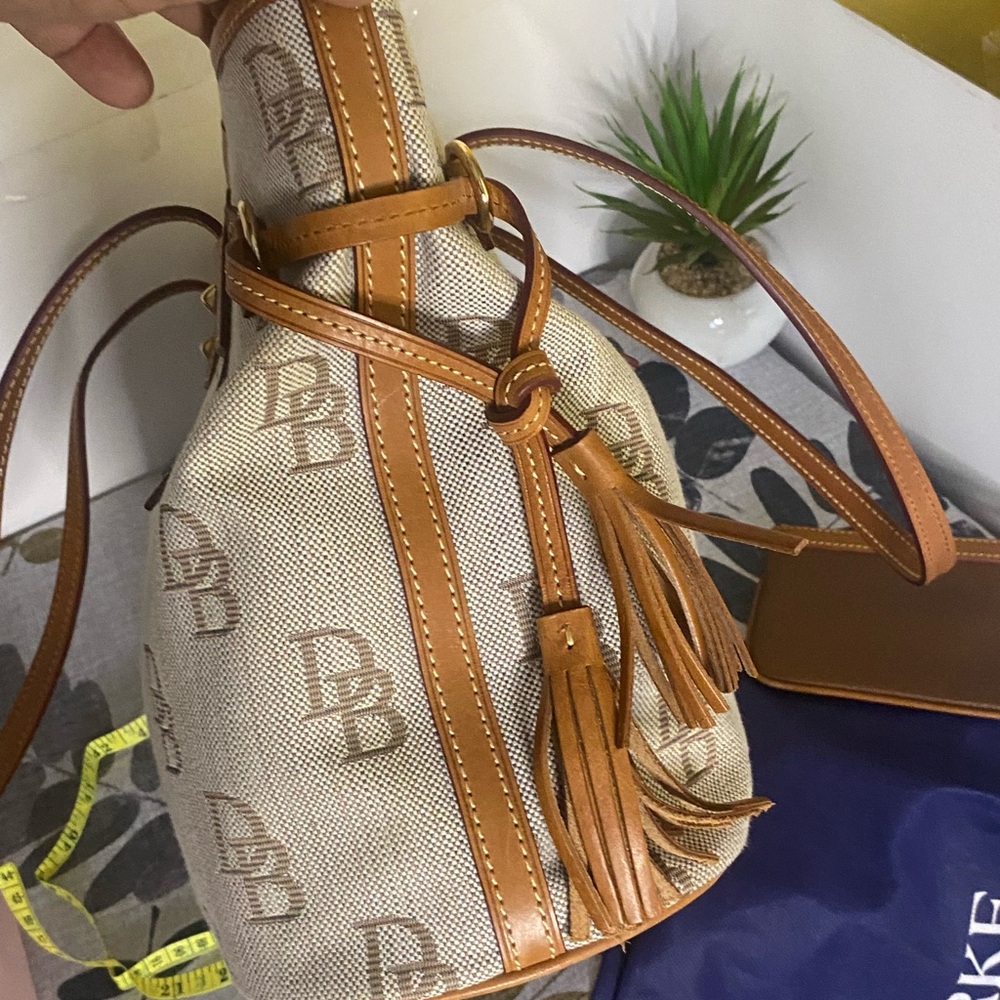 Dooney & Bourke Beige canvas and leather Shopper and dooney wristlet - Picture 3 of 13